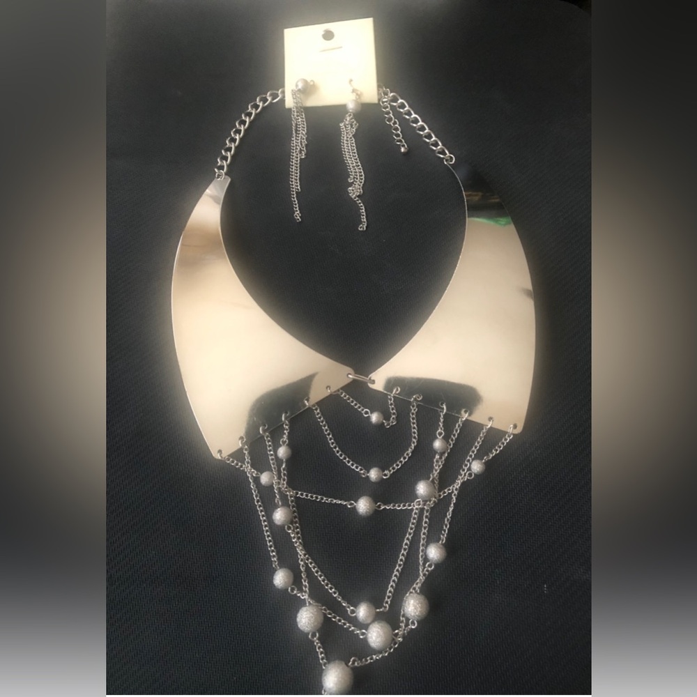 Necklace and earring combo